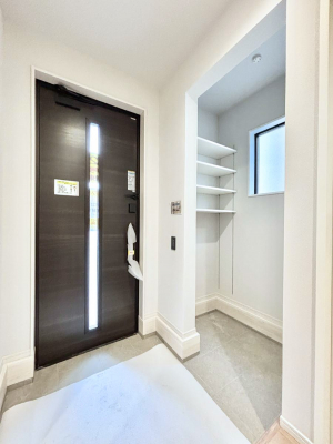 ���ց@������2�������`Entrance�`�@�Ƃ̒��ł��q�l���}����ŏ��̏ꏊ�ł��錺�ւ́A�Ƃ̈�ۂ��̂��̂ł��I�L�x�Ȍ��֎��[�ŁA����Y��ɕۂ��Ƃ��o���܂��􌺊ւɂ͂����Ղ���[�̉��ʔ��������I