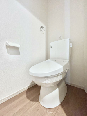 �g�C���@������2�������`Toilet�`�@�������̂��鐅����g�C���̓E�H�V�����b�g�t���ł����g�C���͖����g�킴��𓾂Ȃ����́B����������ۂ������ł��ˁB�g�C����2��������̂Œ��̍��G���ɕ֗��ł��I