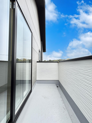 �o���R�j�[�@������1�������`Balcony�`  �o���R�j�[�͉������z���������݁A���z�c����󕨂��C�����悭�������Ƃ��ł��܂��B�g���₷���J���I�ȃo���R�j�[�ł����z�����������Ղ�~�蒍���A�o���R�j�[�t���Z�܂��B  