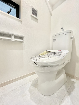 �g�C���@�g�C����1�K��2�K���ꂼ��ɔz�u����Ă��ĂƂĂ��֗��ł��B 