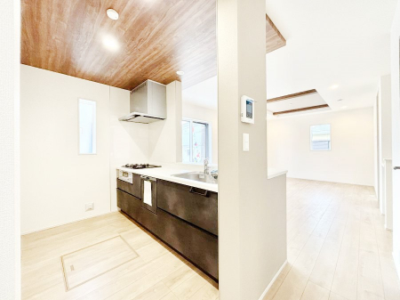 �L�b�`���@�������P�������`Kitchen�`�@�u���������͉�����낤�v����ȃL�b�`���Ȃ�v�������藿�����ł����Ⴂ�܂��B�L�b�`������̓��r���O����]�ł��܂��B�Ƒ����Ȃ��邨�Ƃ������ɂ������܂��B