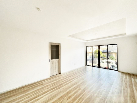 ���̑����ρ@�����`Living�`�@�L���ȗz�������̏ꏊ���Ƃ炵�����B�����邱�̋�Ԃ݂͂�Ȃ̏Ί炪�W���ꏊ�A����Y��A���邱�Ƃ̂Ȃ����킢���Ȃ���b���y���ގ��ԁA��������̎v�����Ԃ���ꏊ�B�����d�l�ʐ^  