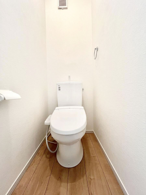 �g�C���@�������P�������`Toilet�`�@�������̂��鐅����g�C���̓E�H�V�����b�g�t���ł����g�C���͖����g�킴��𓾂Ȃ����́B����������ۂ������ł��ˁB�g�C����2��������̂Œ��̍��G���ɕ֗��ł��I