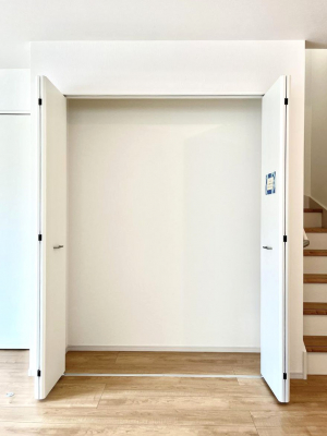 ���̑����ρ@�ݔ����P���������r���O���[�B�����Ɏ��[������ƕ����W�܂�LDK���X�b�L���Еt�������ł��ˁB  