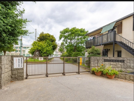 ���ӊ��@���w�Z 1200m �D���s���@�T���w�Z