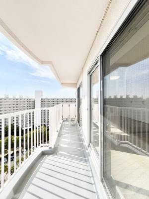 �o���R�j�[�@�����`Balcony�`  �o���R�j�[�͉������z���������݁A���z�c����󕨂��C�����悭�������Ƃ��ł��܂��B�g���₷���J���I�ȃo���R�j�[�ł����z�����������Ղ�~�蒍���A�o���R�j�[�t���Z�܂��B  