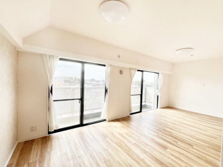 ���̑����ρ@���邢�z���������A�����̕��͋C�ɖ��������_�C�j���O�B   