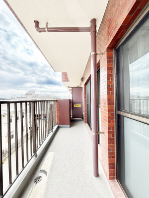 �o���R�j�[�@�����`Balcony�`  �o���R�j�[�͉������z���������݁A���z�c����󕨂��C�����悭�������Ƃ��ł��܂��B�g���₷���J���I�ȃo���R�j�[�ł����z�����������Ղ�~�蒍���A�o���R�j�[�t���Z�܂��B  