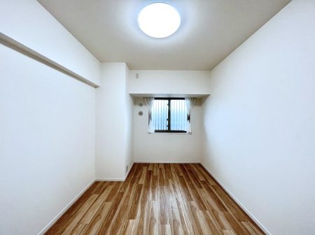 �Q���@�����`Bed Room�`�@�Z�����߂��䂭�����u������قǁA������肵�����Ԃ������Z���B�w���K�x�́u�Ɓv�Ɓu�X�v�Ɓu���v�����a�������ɖK��邾�Ɖ��߂Ċ��������Ă���܂��B