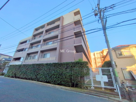 ���n�O�ώʐ^�@�`Exterior�`�@���t�����S���u�k�K�u��v�w�k��8���E�������ː��u�K�u��v�w�k��9���I�w�߂̗��֐��ƖL���Ȏ��R�����󂷂�Z���̂��ƁA�ʂ�L���ȉ��K�ȕ�炵�͉Ƒ����Ί�ɂ��Ă��ꂻ���ł��B