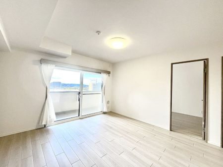 ���̑����ρ@�����`Living�`�@�����ɂ݂͂�Ȃ��W���A�H���Ɗy������b���n�܂�B�b�ɖ����ɂȂ肷���āA��������Y��锼�߂��ɂȂ��Ă��܂��B����ȑ��̊Ԃ̍K�������������Ă����ꏊ�ł��肽���B