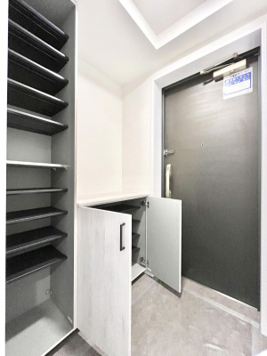 ���̑����ρ@�����Ղ���[�ł���V���[�Y�{�b�N�X�ŉƑ��S���̌C���A���ւ�������B  