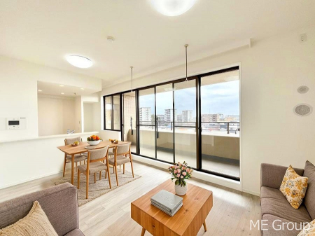 ���r���O�@�������������͋C�̂k�c�j�͉Ƒ��݂�Ȃ̉��K��ԁ@���Ƌ��CG�ł�