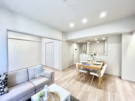 ���r���O�@�Ƒ��ꏏ�ɂ��H�����y���݂����Ȃ�L�X���r���O�_�C�j���O