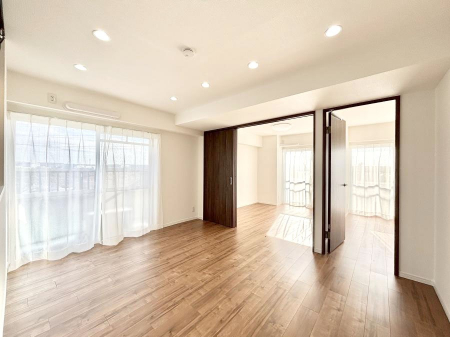 ���r���O�@�傫�ȑ����炽���Ղ�̗z���ƕ����������郊�r���O  