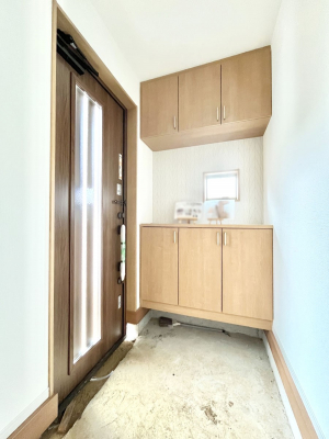���ց@�����`Entrance�`�@�Ƃ̒��ł��q�l���}����ŏ��̏ꏊ�ł��錺�ւ́A�Ƃ̈�ۂ��̂��̂ł��I�L�x�Ȍ��֎��[�ŁA����Y��ɕۂ��Ƃ��o���܂��􌺊ւɂ͂����Ղ���[�̉��ʔ��������I