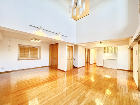 ���r���O�@�Ƒ��ꏏ�ɂ��H�����y���݂����Ȃ�L�X���r���O�_�C�j���O