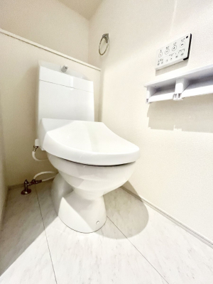 �g�C���@�g�C����1�K��2�K���ꂼ��ɔz�u����Ă��ĂƂĂ��֗��ł��B 