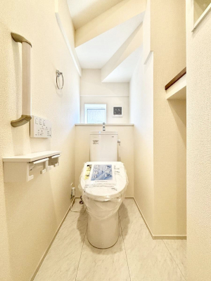 �g�C���@�������P�������`Toilet�`�@�������̂��鐅����g�C���̓E�H�V�����b�g�t���ł����g�C���͖����g�킴��𓾂Ȃ����́B����������ۂ������ł��ˁB�g�C����2��������̂Œ��̍��G���ɕ֗��ł��I