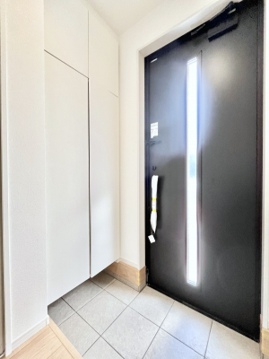 ���ց@�������Q�������`Entrance�`�@�Ƃ̒��ł��q�l���}����ŏ��̏ꏊ�ł��錺�ւ́A�Ƃ̈�ۂ��̂��̂ł��I�L�x�Ȍ��֎��[�ŁA����Y��ɕۂ��Ƃ��o���܂��􌺊ւɂ͂����Ղ���[�̉��ʔ��������I