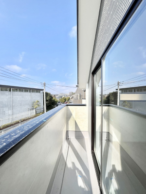 �o���R�j�[�@�������Q�������`Balcony�`  �o���R�j�[�͉������z���������݁A���z�c����󕨂��C�����悭�������Ƃ��ł��܂��B  �g���₷���J���I�ȃo���R�j�[�ł����z�����������Ղ�~�蒍���A�o���R�j�[�t���Z�܂��B  