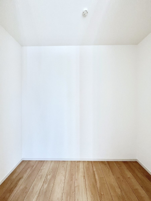 ���̑��@�������Q�������`Walk-in Closet�`�@��������̗m���������Ă��V���ɂȂ�ɂ����E�H�[�N�C���N���[�[�b�g�B�m���ȊO�ɂ��A���i�g��Ȃ��Ɠd��X�[�c�P�[�X�A�X�g�b�N�i�Ȃǉ��ł��Еt����������Ԃł��B