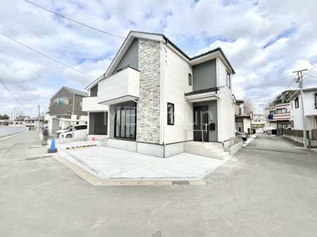 ���n�O�ώʐ^�@�O�ρ`Exterior�`�@�O�ʓ��H�F�쐼 5.1m �����A�쓌 4.3m �����@�Z��n�ɂȂ��Ă���̂Ŏԗʂ����Ȃ��A�Â��ȗ��n�ł��B�q��Ċ����ǍD�ł������ӊ������킹�Ă��ē������Ē����܂��B