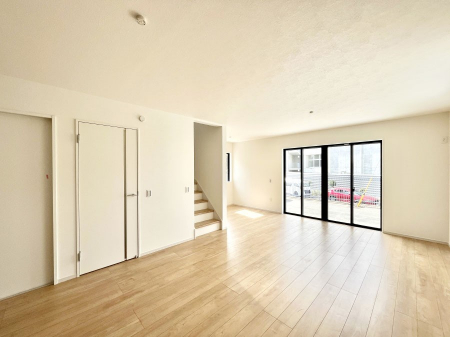 ���̑����ρ@�������Q�������`Living�`�@���r���O�ɊK�i�̂���Ԏ��ł���Ƒ��̃R�~���j�P�[�V�������X���[�Y�Ɏ��܂��ˁ��Ƃ肠���炵�ƐS�n�悢�Z�����a���ґ�Ȏ��Ԃ����Ƒ��݂�Ȃł��߂����������B