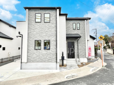 ���n�O�ώʐ^�@�O�ρ�A�������`Exterior�`�@��s���œ���̃X���[���C�t���΂Ɉ͂܂ꂽ�y�n�͓s��̌�����Y���ꂻ���B�l�G��ʂ��Ď��R�ƐG�ꍇ����X�|�b�g�����ӂɂ͐��肾������I