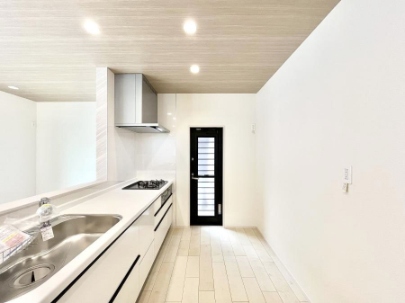 �L�b�`���@������A�������`Kitchen�`�@�L���Ďg���₷���L�b�`���Ȃ�Ƒ��ł�������ɗ�������������A��Еt������ԂȂ��ł����Ⴂ�܂�����[�������Ղ肠��̂ŁA������������Ɛ����Ȉ�ۂ�ۂĂ܂��B