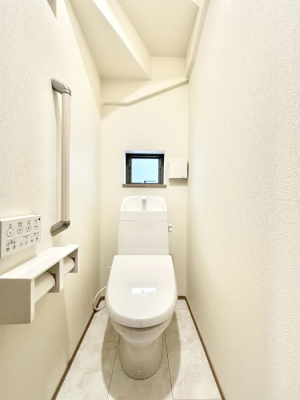 �g�C���@�g�C����1�K��2�K���ꂼ��ɔz�u����Ă��ĂƂĂ��֗��ł��B 