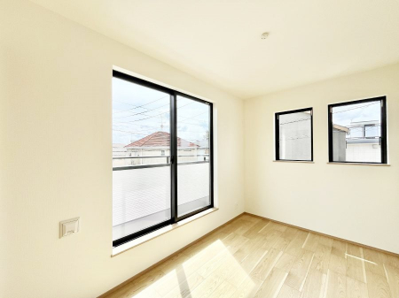 ���̑����ρ@�����`Bed Room�`�@2�ʍ̌����m�ۂ������邢�����́A���ʂ����ǂ��A��ϋ��S�n�̗ǂ���ԂƂȂ��Ă���܂��B�u�₩�ȕ��������ċN���钩�́A���K�����̎n�܂�ɁI���������ʕ����ƂĂ��ǂ��Z�܂���