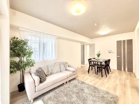 ���r���O�@�������������͋C�̂k�c�j�͉Ƒ��݂�Ȃ̉��K���