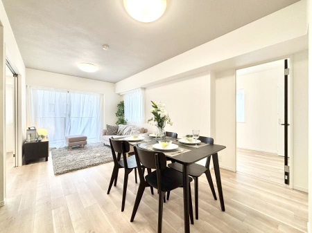 ���r���O�@�傫�ȑ����炽���Ղ�̗z���ƕ����������郊�r���O