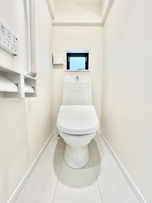 �g�C���@������B�������`Toilet�`�@�������̂��鐅����g�C���̓E�H�V�����b�g�t���ł����g�C���͖����g�킴��𓾂Ȃ����́B����������ۂ������ł��ˁB�g�C����2��������̂Œ��̍��G���ɕ֗��ł��I