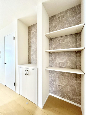 ���̑����ρ@�ݔ���B���������r���O���[�B�����Ɏ��[������ƕ����W�܂�LDK���X�b�L���Еt�������ł��ˁB  