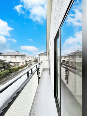 �o���R�j�[�@�����`Balcony�`  �o���R�j�[�͉������z���������݁A���z�c����󕨂��C�����悭�������Ƃ��ł��܂��B  �g���₷���J���I�ȃo���R�j�[�ł����z�����������Ղ�~�蒍���A�o���R�j�[�t���Z�܂��B  