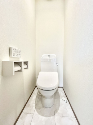 �g�C���@�����`Toilet�`�@�Y��E�X�b�L���E���K�ȃE�H�V�����b�g�t�g�C���ł��낰���Ԃł��B�g�C���͖����g�킴��𓾂Ȃ����́B����������ۂ������ł��ˁB�g�C����2��������̂Œ��̍��G���ɕ֗��ł��I