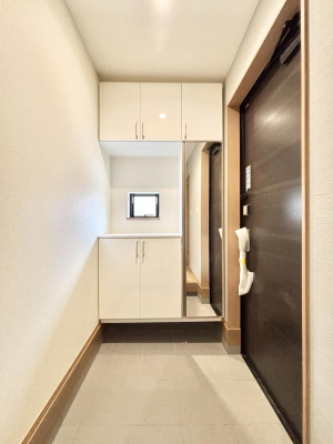 ���ց@�����`Entrance�`�@���ʔ��~���[�t�Ȃ̂ŁA���o�����O�̐g�����Ȃ݃`�F�b�N�Ɂ��􌺊ւ͂��q�l�����o�}�������ԍŏ��̏ꏊ�A�A���Ă��鎞�ɓ���ŏ��̏ꏊ�B����ȏꏊ�����炱���A���ǂ���ԂɁc��