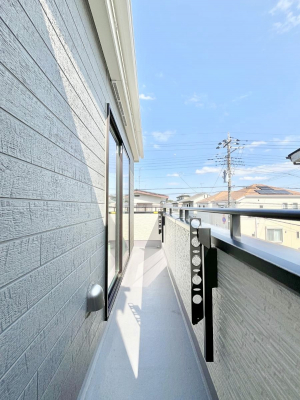 �o���R�j�[�@�����`Balcony�`  �o���R�j�[�͉������z���������݁A���z�c����󕨂��C�����悭�������Ƃ��ł��܂��B  �g���₷���J���I�ȃo���R�j�[�ł����z�����������Ղ�~�蒍���A�o���R�j�[�t���Z�܂��B  