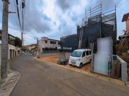 ���n�O�ώʐ^�@�`Exterior�`�@�O�ʓ��H�F�� 4.52m �����@�O�ʓ��H�͊ՐÂȏZ��n���͂���Ԓʂ�̏��Ȃ����H�B���Ԃ̏o��������炭�炭�ł��I���s���_�E���n���w�̂���]�́A���C�y�ɂ��₢���킹���������I