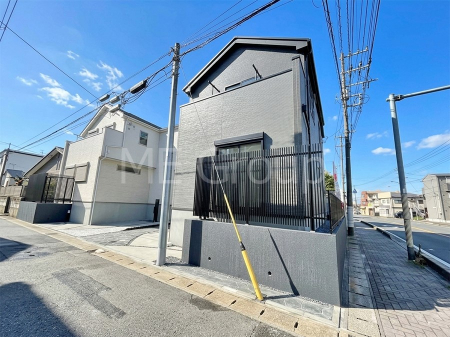 ���n�O�ώʐ^�@�������ꂽ�O�ρA�㎿�ȏZ��Ԃ��L���鎺���͉i�����S���ĉ߂�����Z���ł��B 