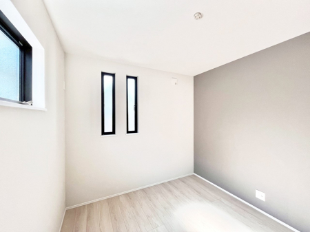 �Q���@�����`Bed Room�`�@�������������̂��ˌ��Ẵ����b�g�ł��B���Ƒ������������ƂŎ苷�Ɋ����Ă����Z�܂����ˌ��Ăł͊e�����v���C�o�V�[��ۂ��Ƃ��ł��܂��B�Z�܂��ɂ�Ƃ肪���܂�S�������b�N�X�ł��܂���
