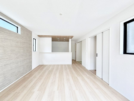 ���̑����ρ@�Ƒ��̏Ί炪���R�Ɛ��܂�Ă���A����ȕ��͋C�̃_�C�j���O�Ɏd�オ���Ă��܂��B