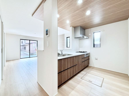 �L�b�`���@���������Ȃ��炲�Ƒ��Ƃ̉�b���y���߂�ΖʃJ�E���^�[�L�b�`��