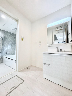 ���̑��@�������̂�����K��Ԃł��B�����̐g�x�x���C�����ǂ����g�������܂��B 