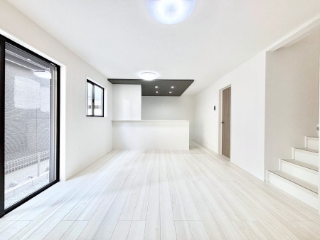 ���r���O�@�����u�������܁v�u��������v�Ƒ��Ƃ̃R�~���j�P�[�V�������[�܂郊�r���O�C���K�i�B 