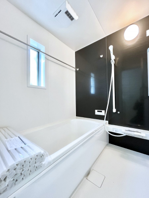 �����@������4�������`Bath Room�`�@���t���̃o�X���[���B�z�˂��������ޖ��邢���́A�����̓������C�����ǂ����g�����������ł��B�܂��A���������@���������Ă���܂��B���C�����ǍD�ł��B  