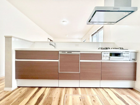 �L�b�`���@���������Ȃ���ł����Ƒ��Ƃ̉�b���y���߂�ΖʃL�b�`��