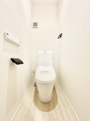 �g�C���@�����`Toilet�`�@�Y��E�X�b�L���E���K�ȃE�H�V�����b�g�t�g�C���ł��낰���Ԃł��B�g�C���͖����g�킴��𓾂Ȃ����́B����������ۂ������ł��ˁB�g�C����2��������̂Œ��̍��G���ɕ֗��ł��I